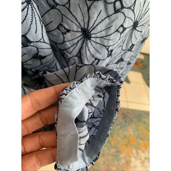 NWT Talbots FLORAL EYELET TOP - CHAMBRAY - Picture 5 of 11